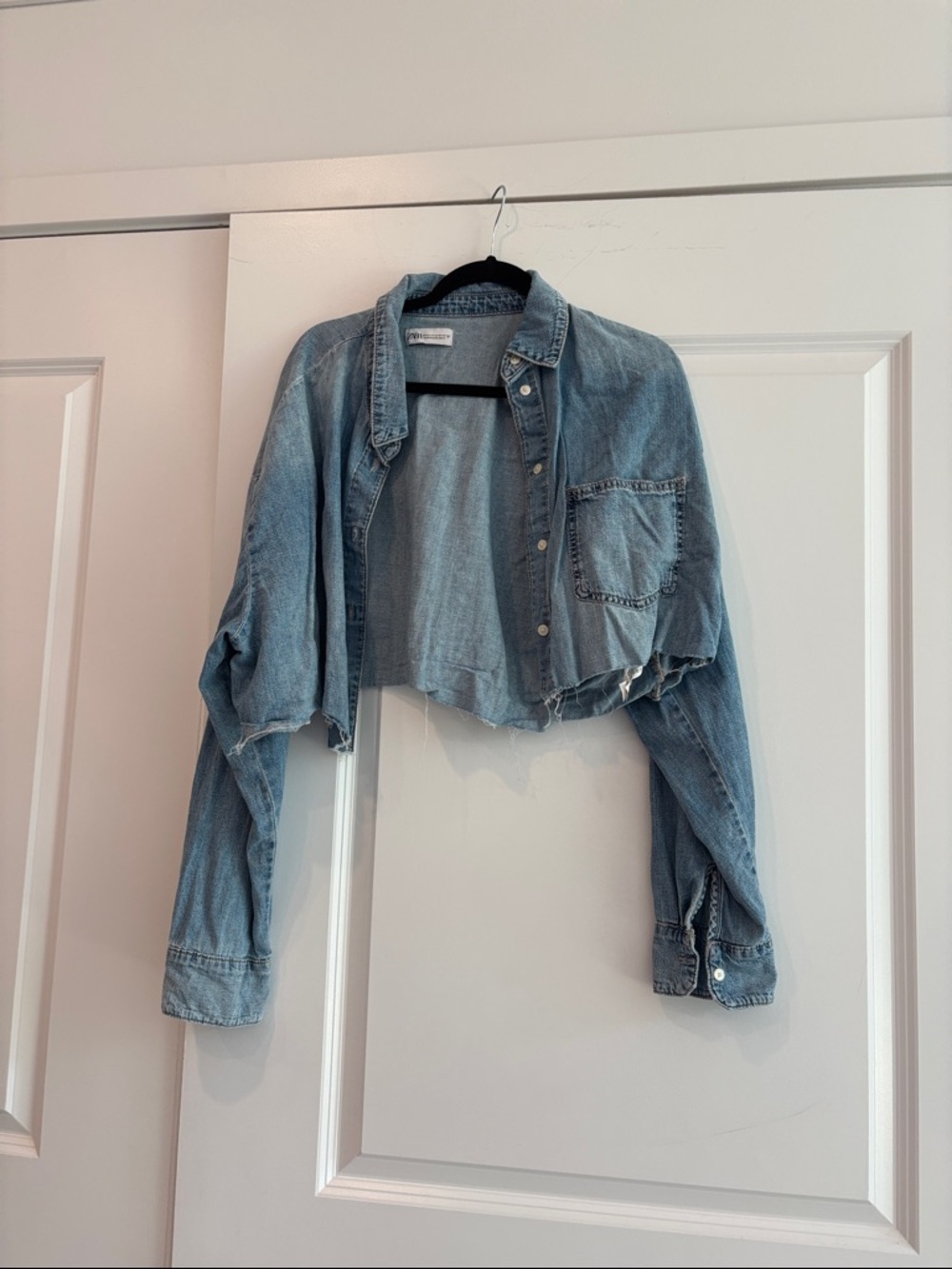 zara xl Cropped Light Blue Denim Shirt - Women's